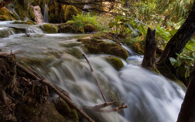 Turquoise meren en watervallen in Nationaal Park Plitvicemeren